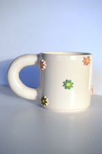 Load image into Gallery viewer, FLORAL MUG

