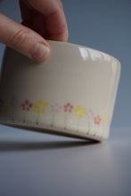 Load image into Gallery viewer, FLORAL COFFEE MUG
